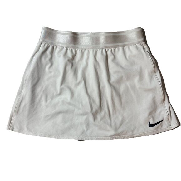 Nike Women’s XS White Athletic Skort Tennis golf pickleball Built-in Shorts - Picture 1 of 7